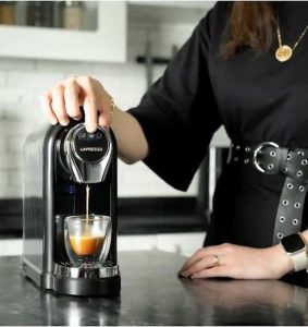 قهوه ساز کپسولی لپرسو مدل LPCCAPBK: تازگی و عالمانه‌ترین راه برای لذت از قهوه